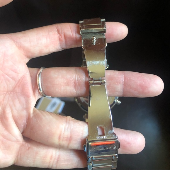 Michael Kors watch - Picture 6 of 9